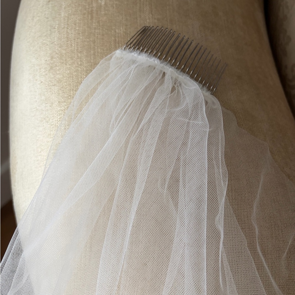 Elegant White Bridal Veil with Comb